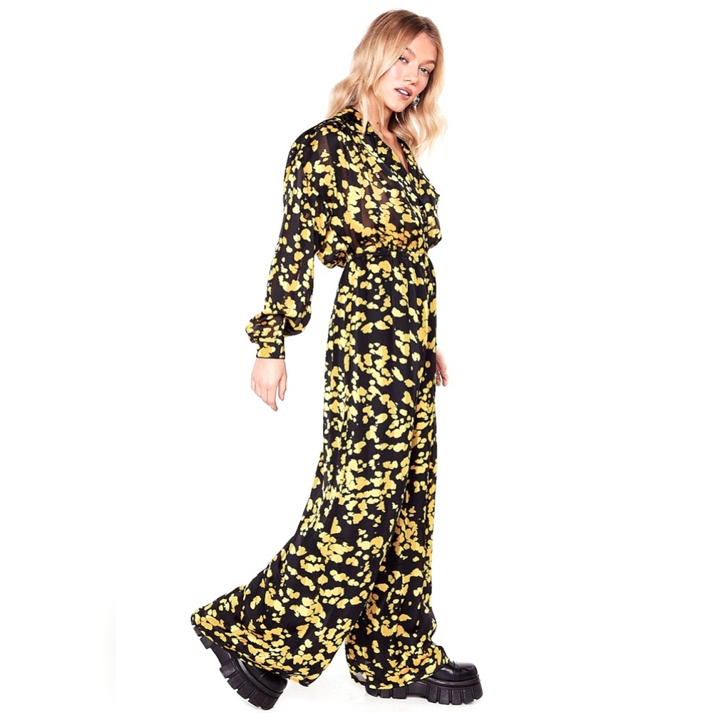 Nasty Gal Relaxed Wide Leg Jumpsuit Size 0 Petite